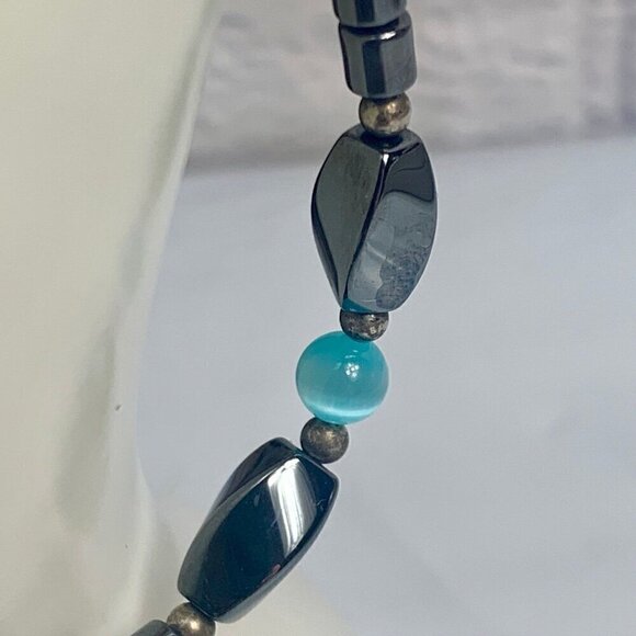 Vintage Hematite Blue Cat's Eye 7.5" Bracelet - Picture 4 of 5